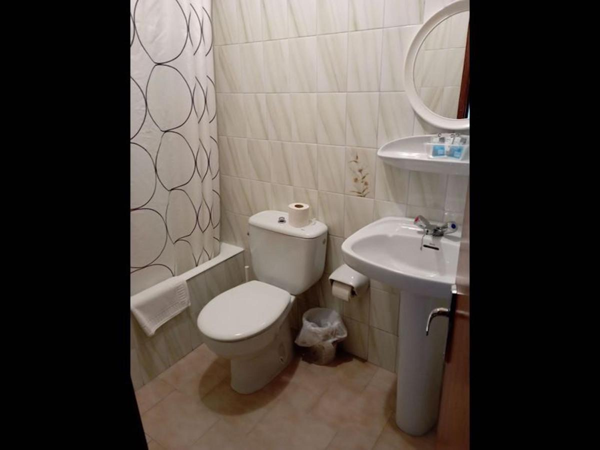 Room In Lodge - Double And Single Room - Pension Oria 1 لواركا المظهر الخارجي الصورة