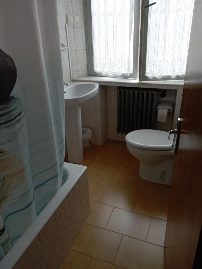 Room In Lodge - Double And Single Room - Pension Oria 1 لواركا المظهر الخارجي الصورة